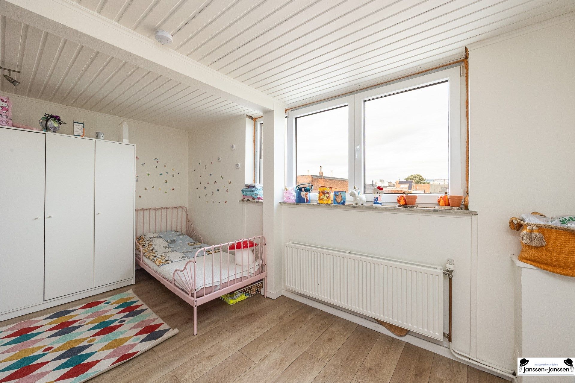Instapklare woning met garage in Oud-Berchem foto 8
