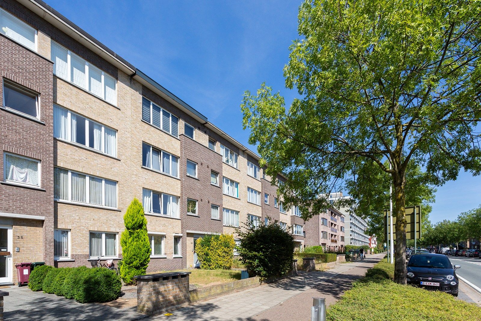Mooi gelijkvloers appartement met tuin foto {{pictureIndex}}