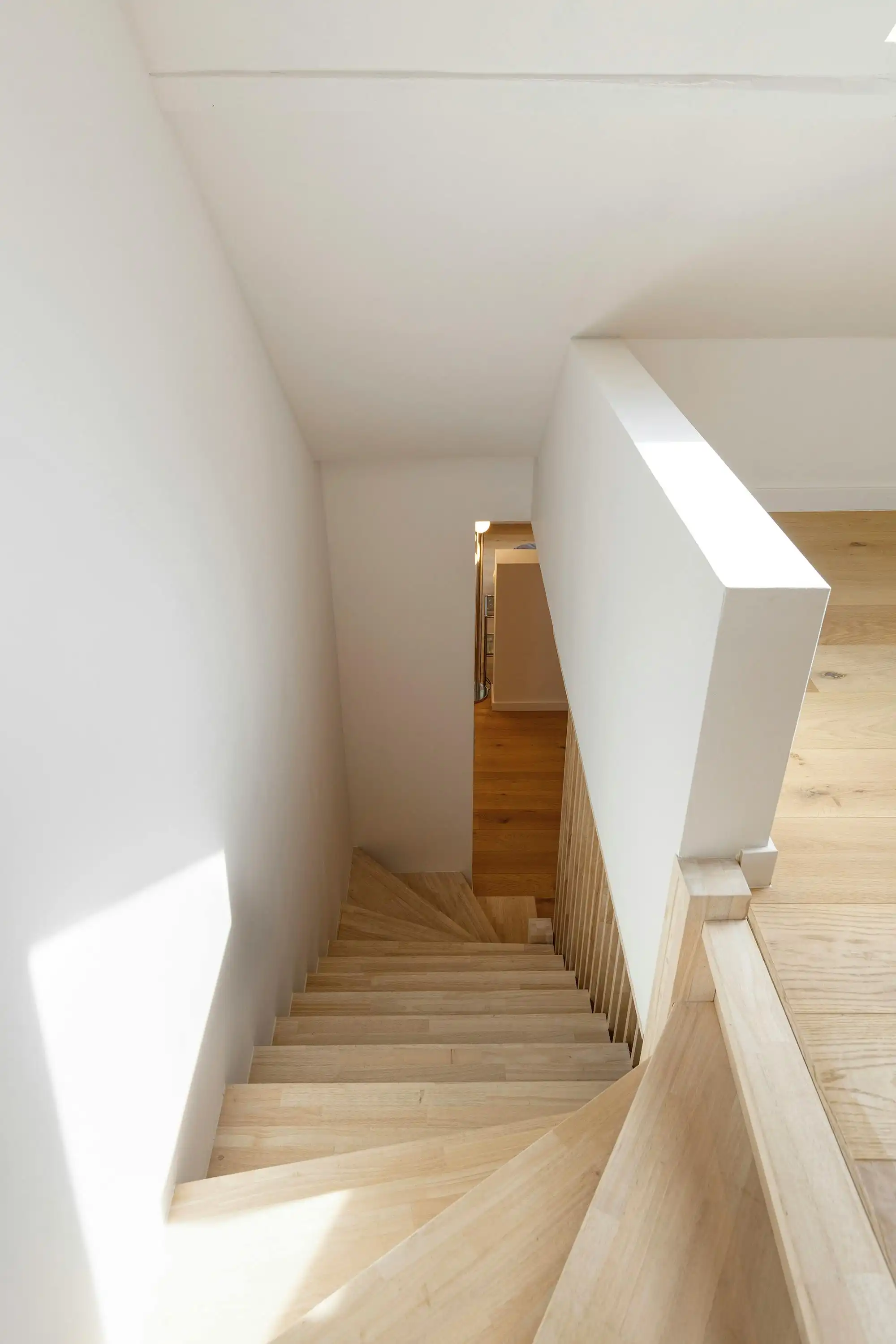 Vernieuwde woning met gezellige tuin langs de Brugse Vesten foto 10