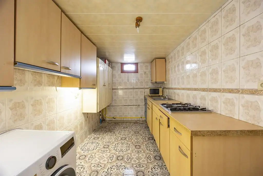 Riante te renoveren woning  foto 18