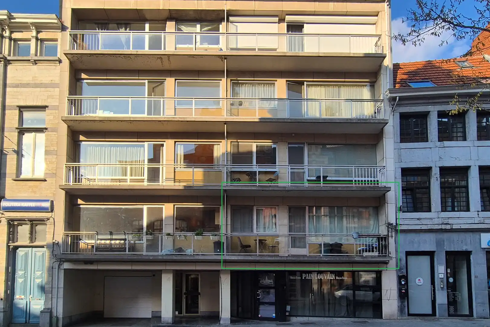 Appartement te koop foto {{pictureIndex}}