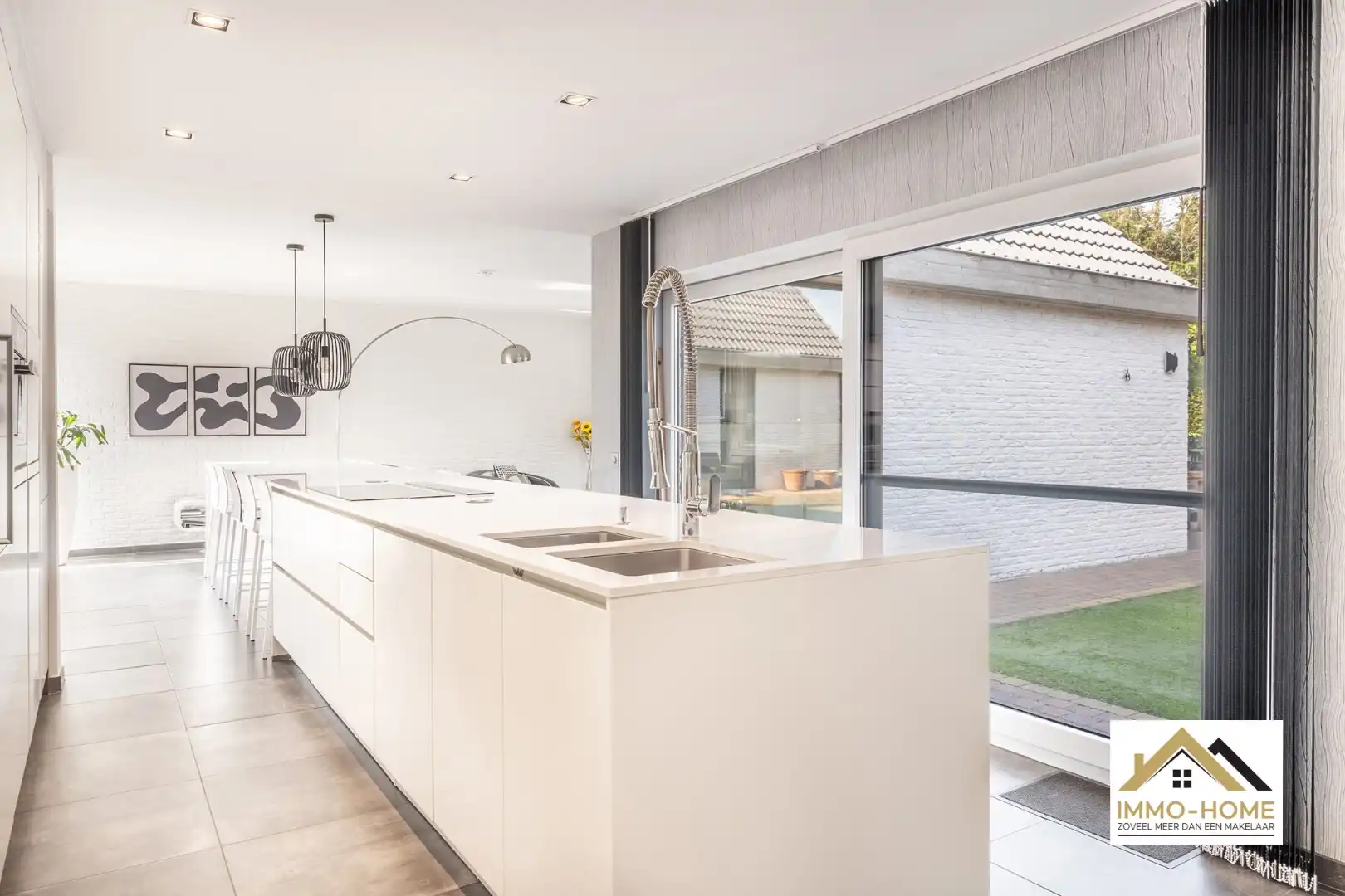 Zeer ruime gerenoveerde villa op prachtige ligging foto 8