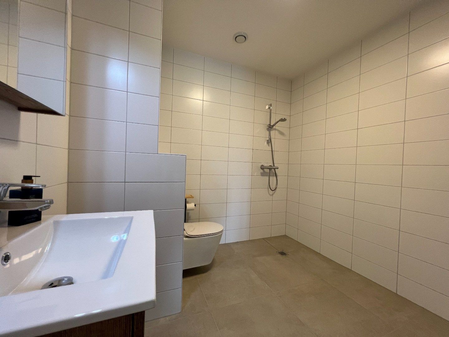 Modern driekamer appartement in Aardenburg foto 11