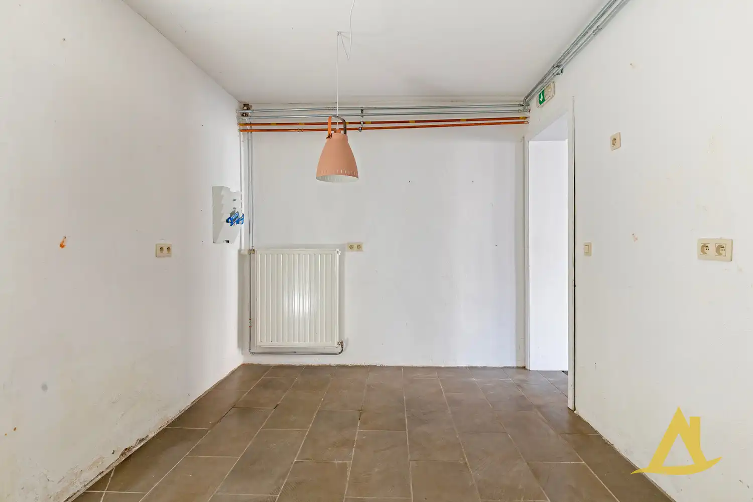 WONING MET ZEER VEEL MOGELIJKHEDEN TE DIEST! foto 14