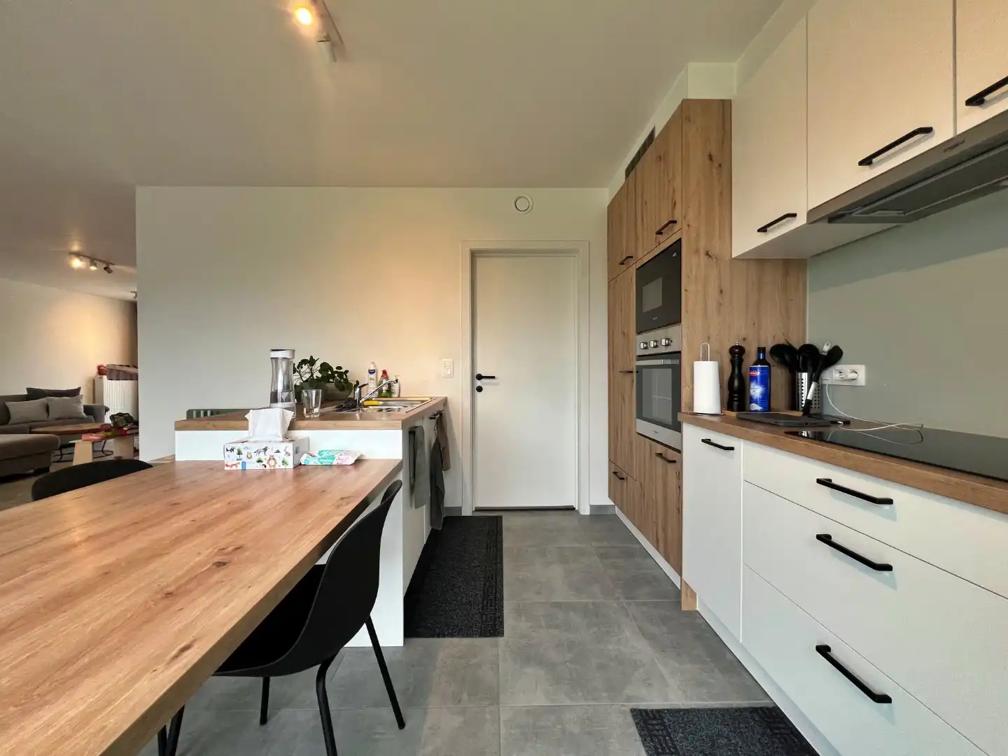 Ruime woning met 3 slaapkamers, garage en tuin foto 9