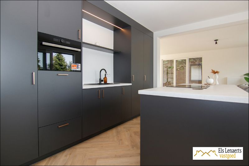 Prachtig gerenoveerde woning op topligging! foto 12