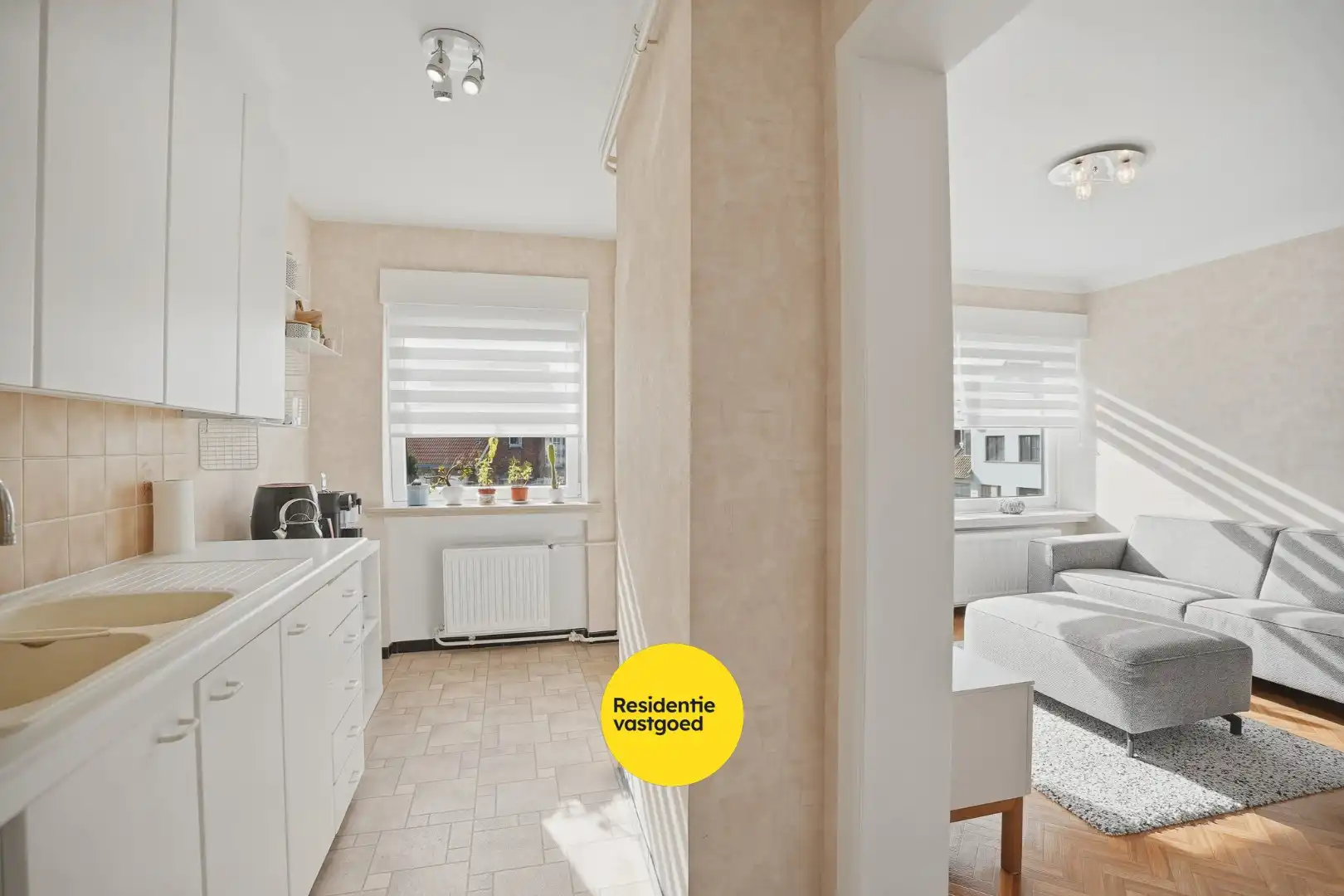 Instapklaar appartement met 2 slpks en garage te Sint-Andries! foto 6