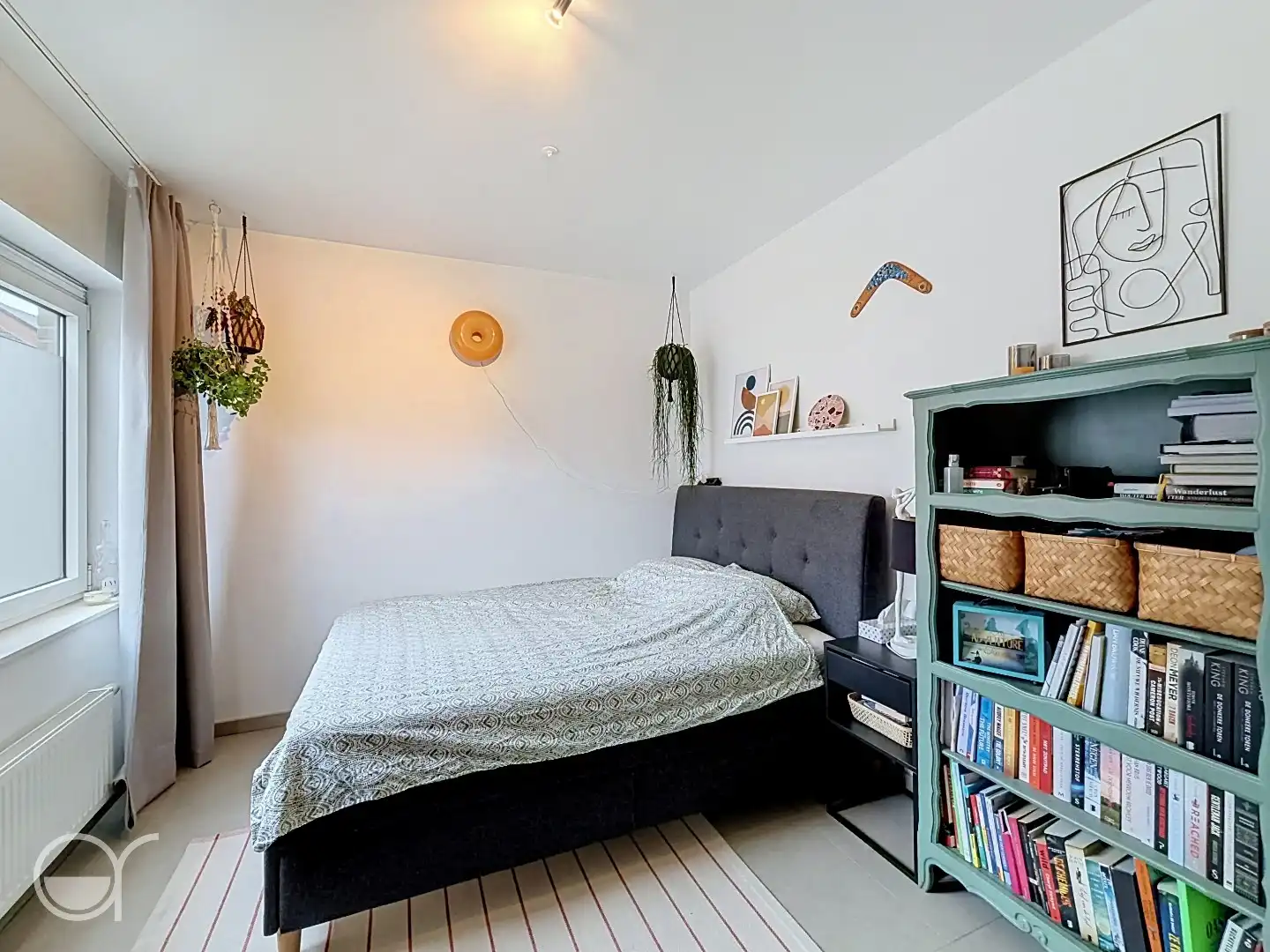 Moderne woning met terras en tuin foto 15