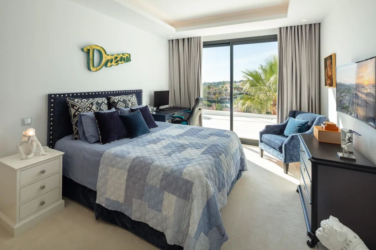 Spectaculaire villa met panoramisch uitzicht in Nueva Andalucía - luxe levensstijl in de iconische golfvallei van Marbella foto 11