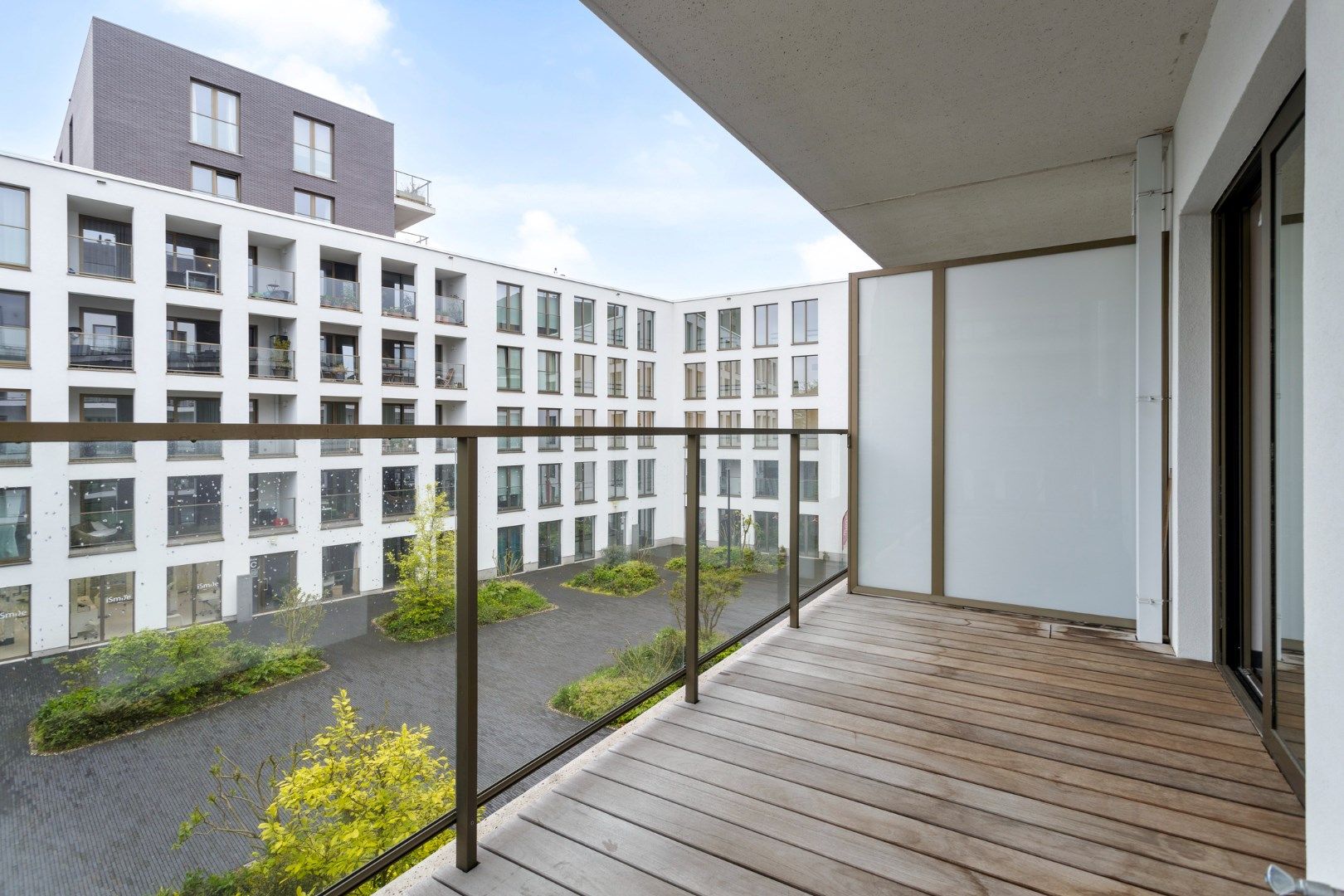 Recente assistentieflat met 2 slaapkamers en mooi zonneterras foto 4