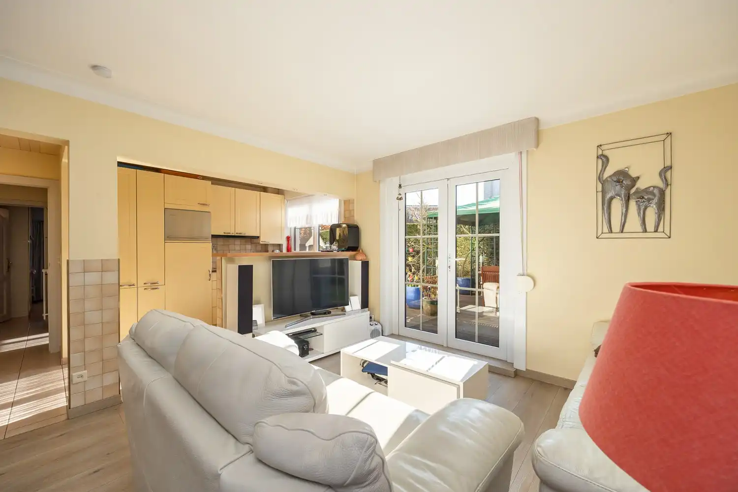 Instapklaar 3-slk gelijkvloersappartement met uitzonderlijke tuin (280m²) foto 3