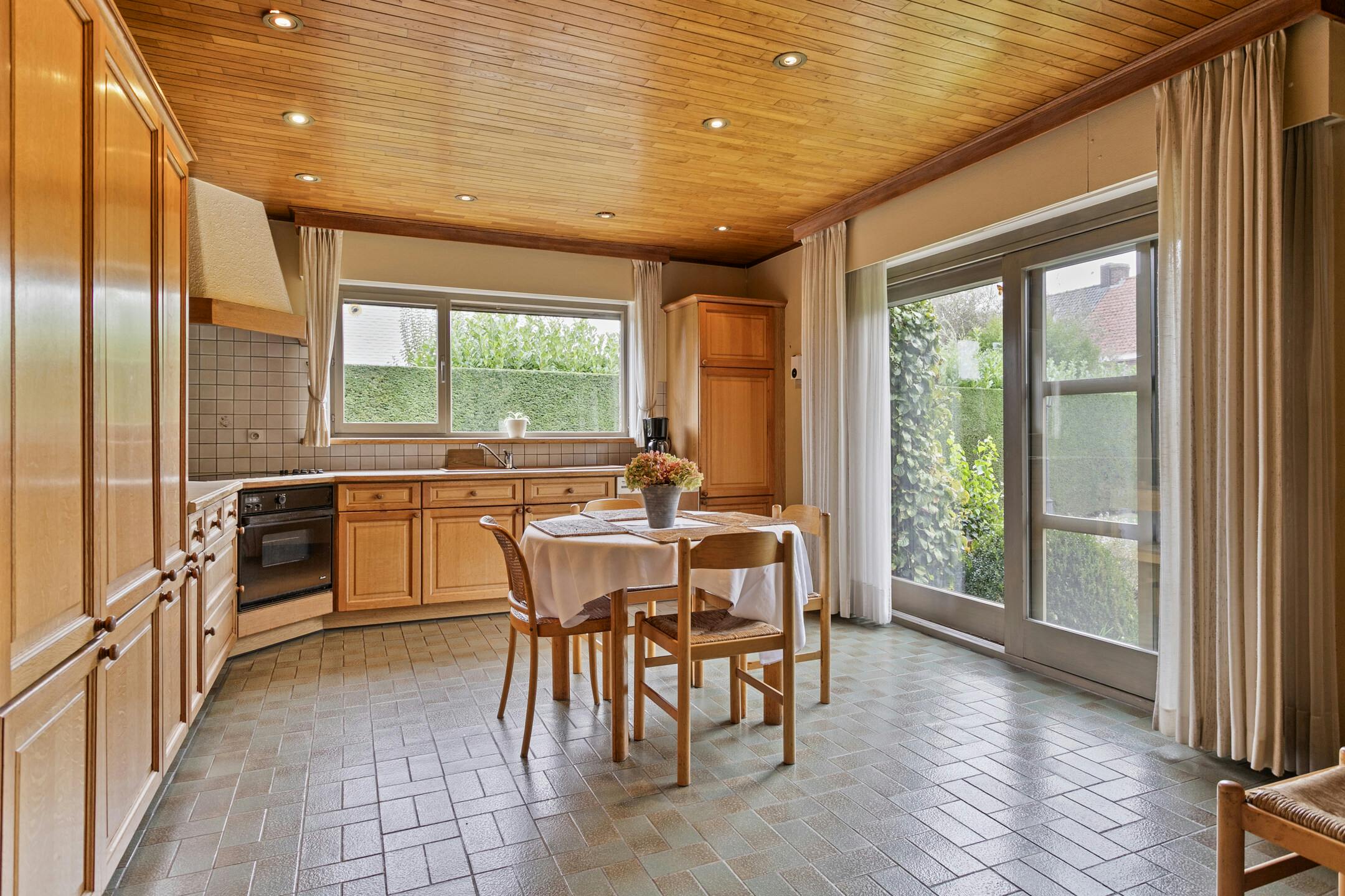 Gelijkvloers huis op ca. 1.417m² te koop in Sint-Baafs-Vijve foto 9