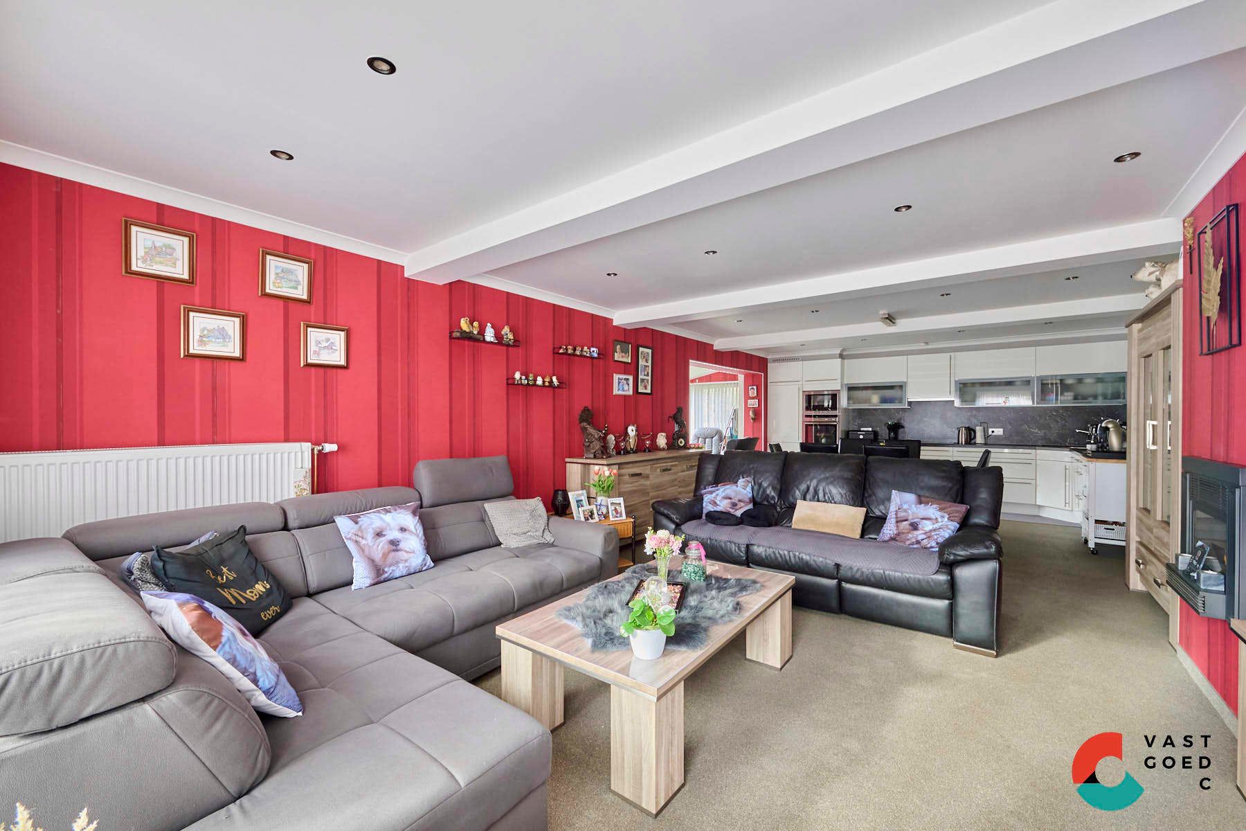 Ruime woning in een rustige gelegen wijk foto 13