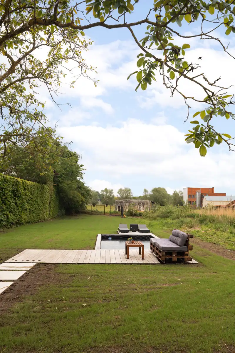 Gerenoveerde halfopen bebouwing met studio en ruime tuin foto 24