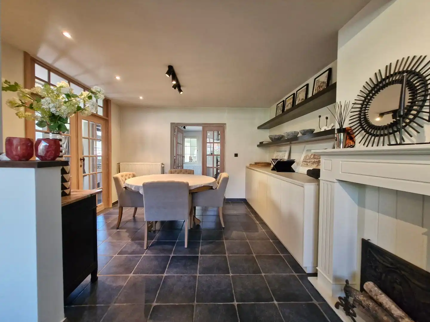 Uiterst charmante halfopen bebouwing met weidse zichten op een perceel van 2012m²  foto 10