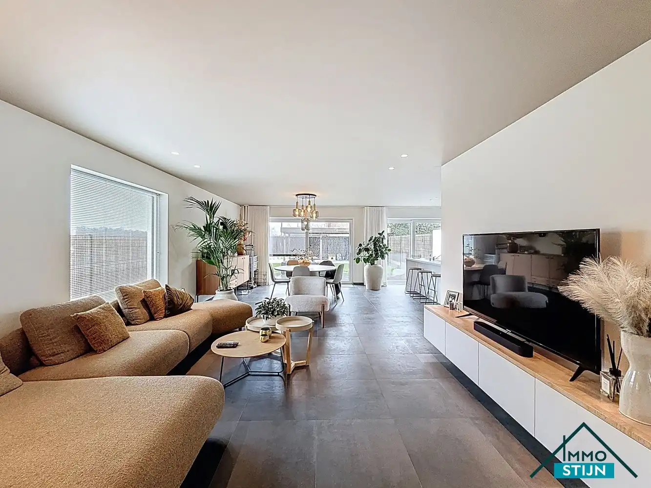 Landelijk gelegen woning met vijf slaapkamers foto 3