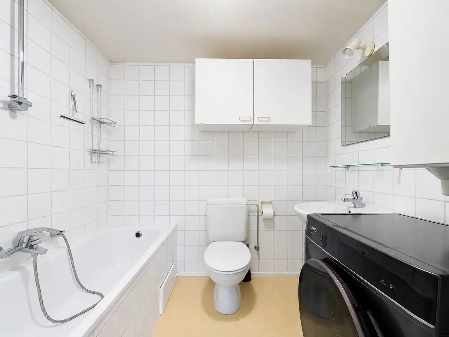 Opbrengsteigendom met handelspand en 3 appartementen te Nieuwpoort-stad foto 8