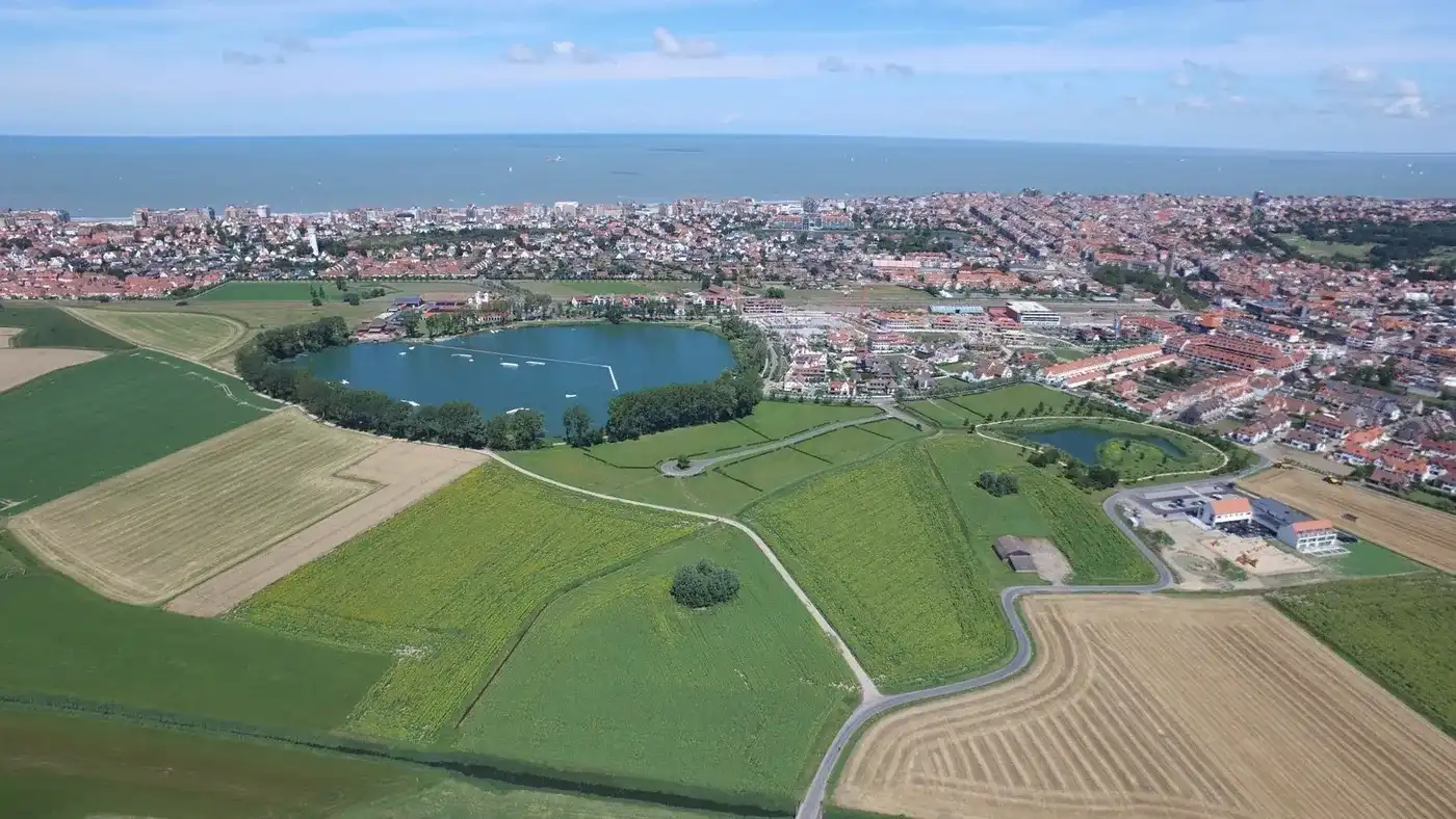 GOLFLOT:   bouwperceel met open zicht rechtstreeks op toekomstige golf van Duinenwater.  foto 4