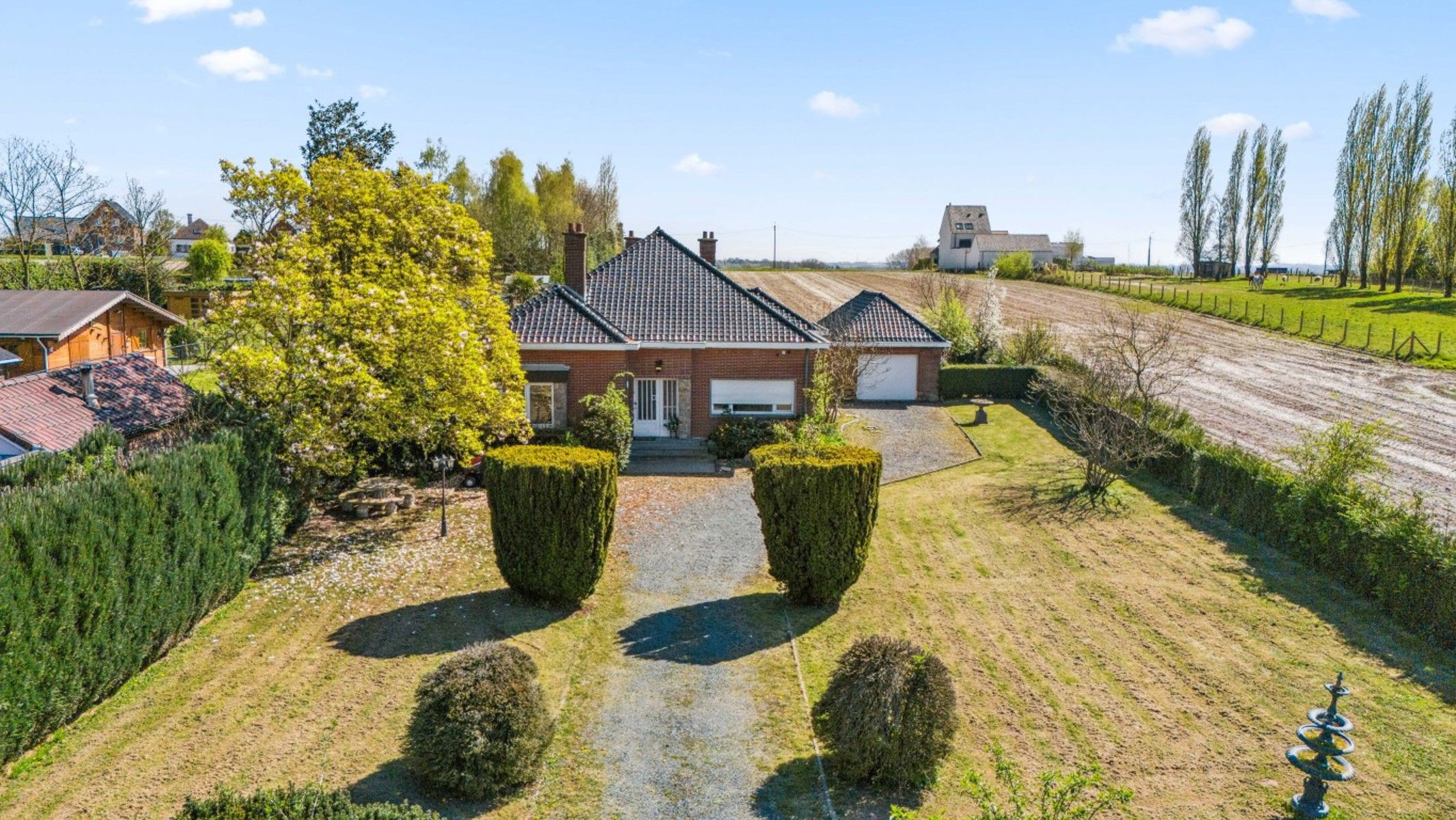 Ruime villa met 5 slaapkamers en zwembad foto 29