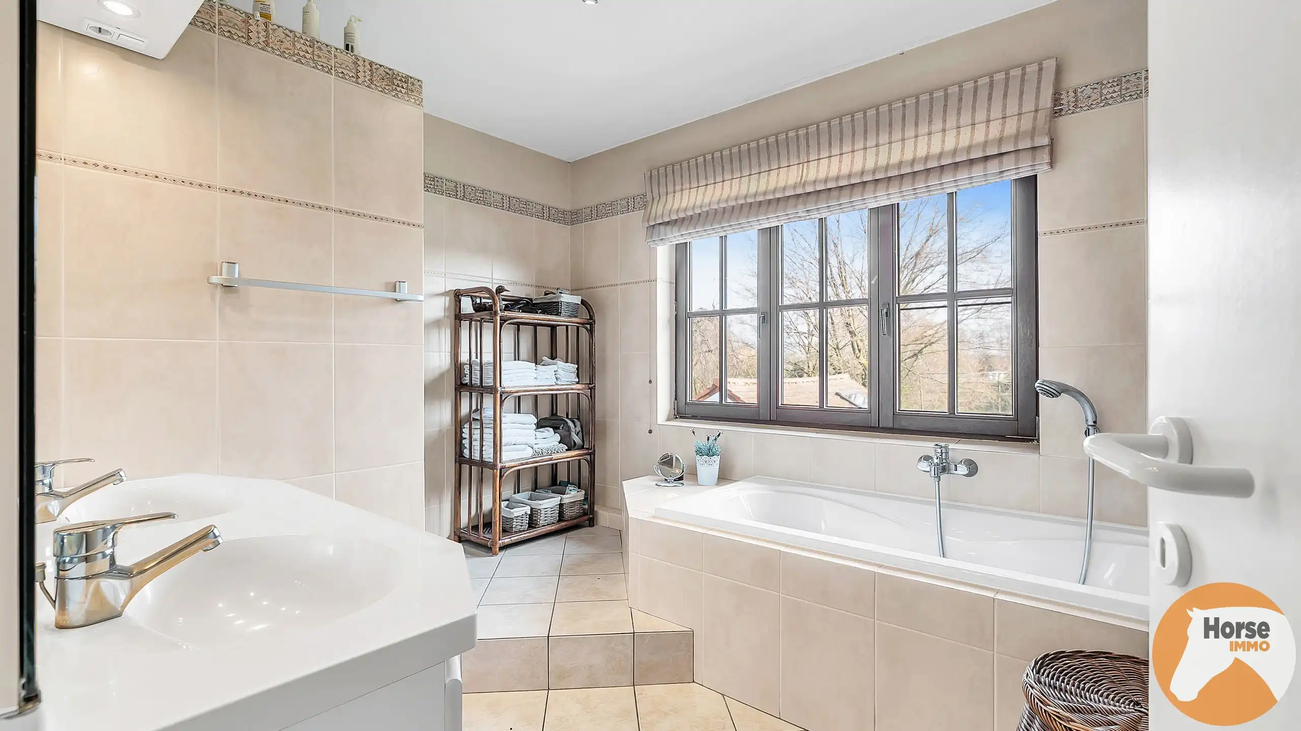 OPGLABBEEK - Gezinswoning met tuin, weide en paardenstallen  foto 21