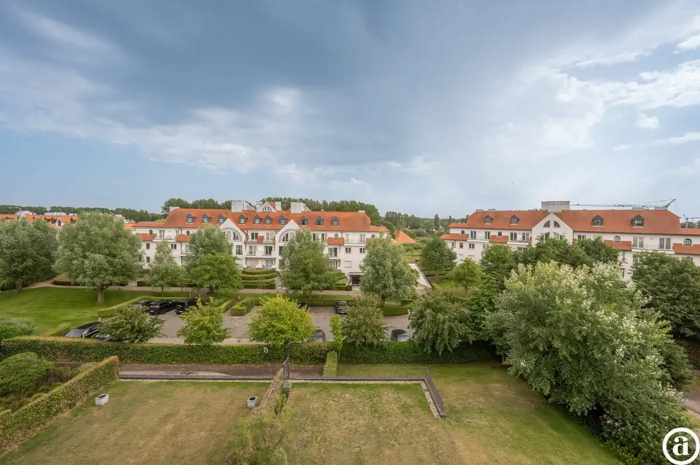 Hoekappartement van 130 m² gelegen in een villa residentie te Zoute foto 9