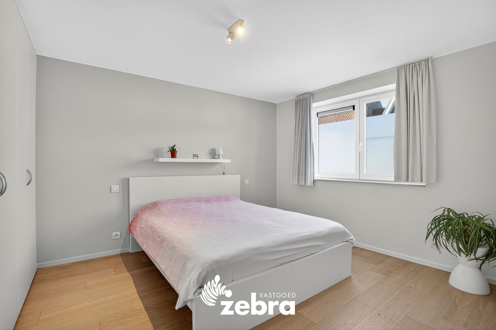 Instapklare woning met 4 SLK, 2 BADK en GARAGE! foto 12