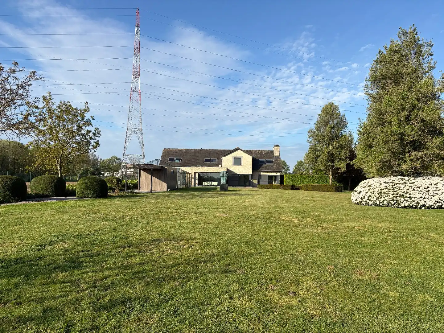 Prachtig domein met luxueuze instapklare villa, grote tuin en landbouwgrond in Hulste foto 45