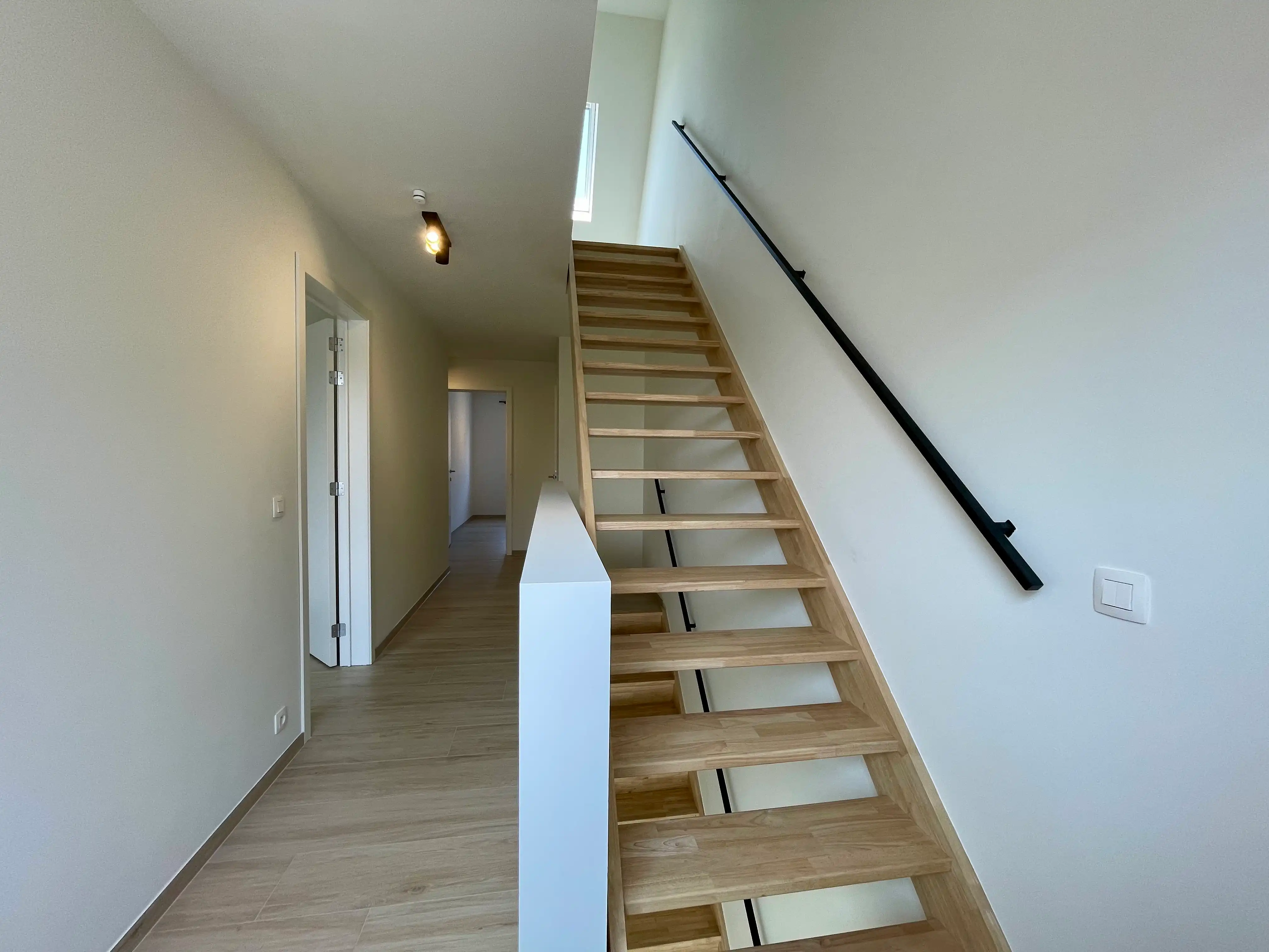 Ruime, energiezuinige nieuwbouwwwoning met 4 slaapkamers foto 24