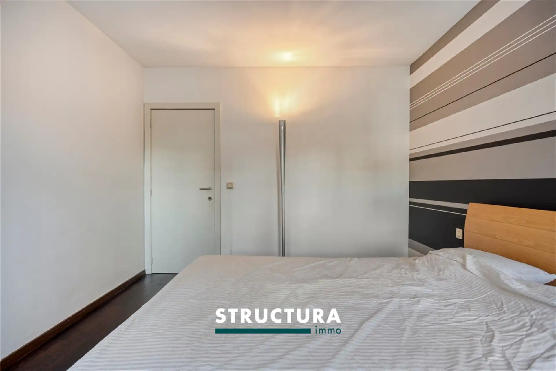 Bent u op zoek naar een ruim, modern en charmant appartement in het hart van Brussel?  foto 11