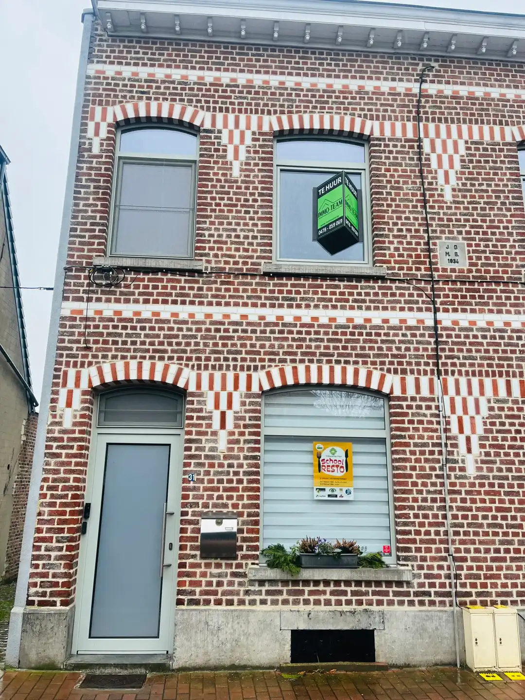 WONING MET 3 SLPK, TERRAS, TUINTJE EN 2 AUTOSTAANPLAATSEN foto {{pictureIndex}}