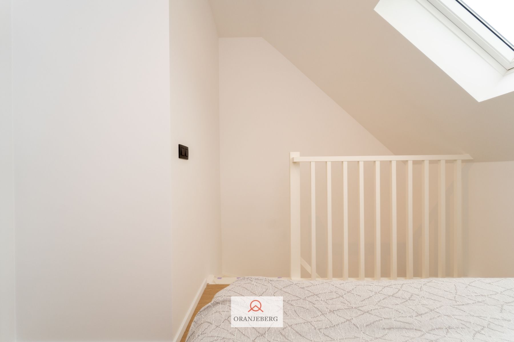 Gerenoveerde lichtrijke duplex studentenstudio foto 18