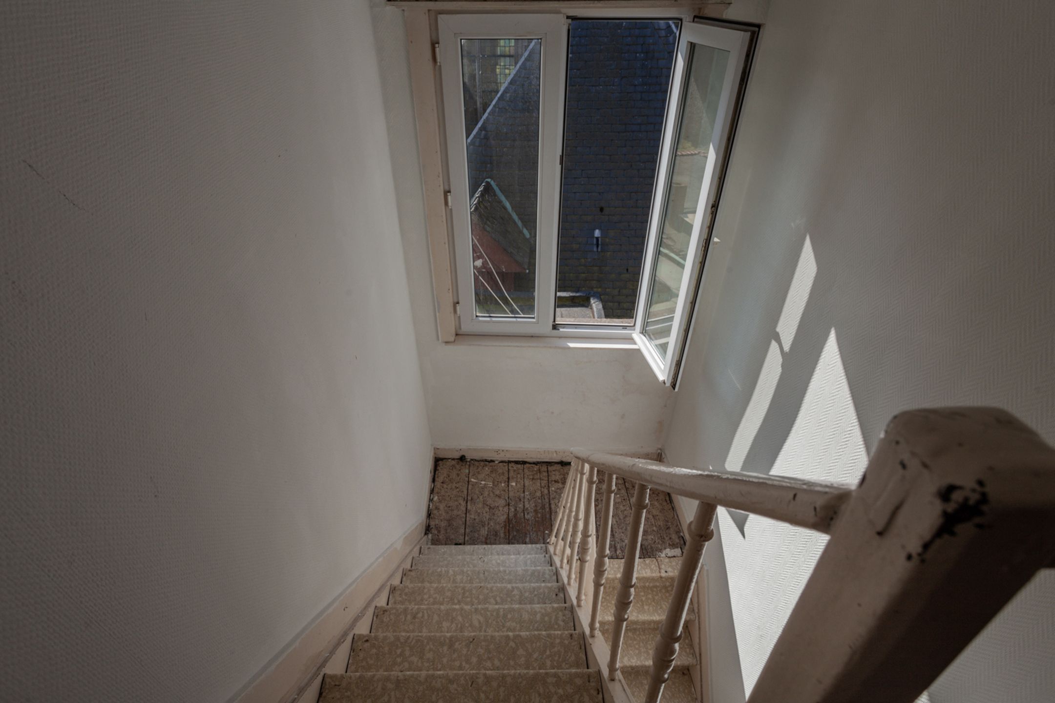 Ruime woning met 4 slaapkamers op bruisende locatie foto 13