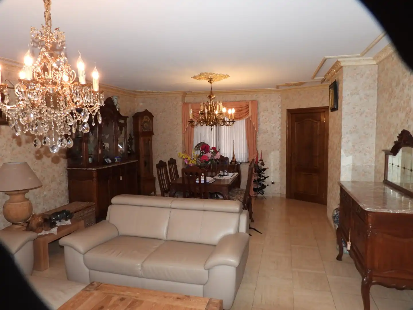 Karaktervolle woning op toplocatie in het hart van Sint truiden foto 3