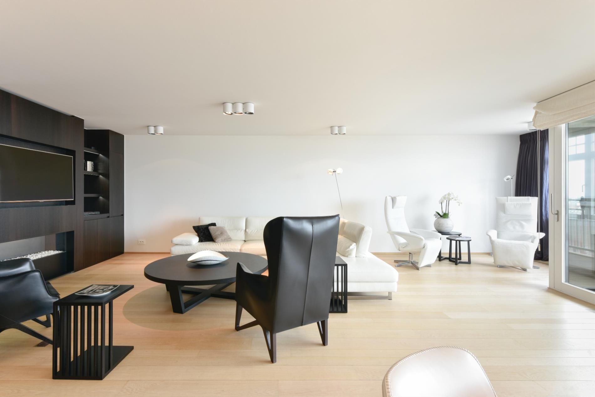 Exclusief appartement (ca. 160m²) met prachtig zeezicht, gelegen langs de zonnekant op het Albertplein met sublieme terrassen van ca 17m².  foto 5