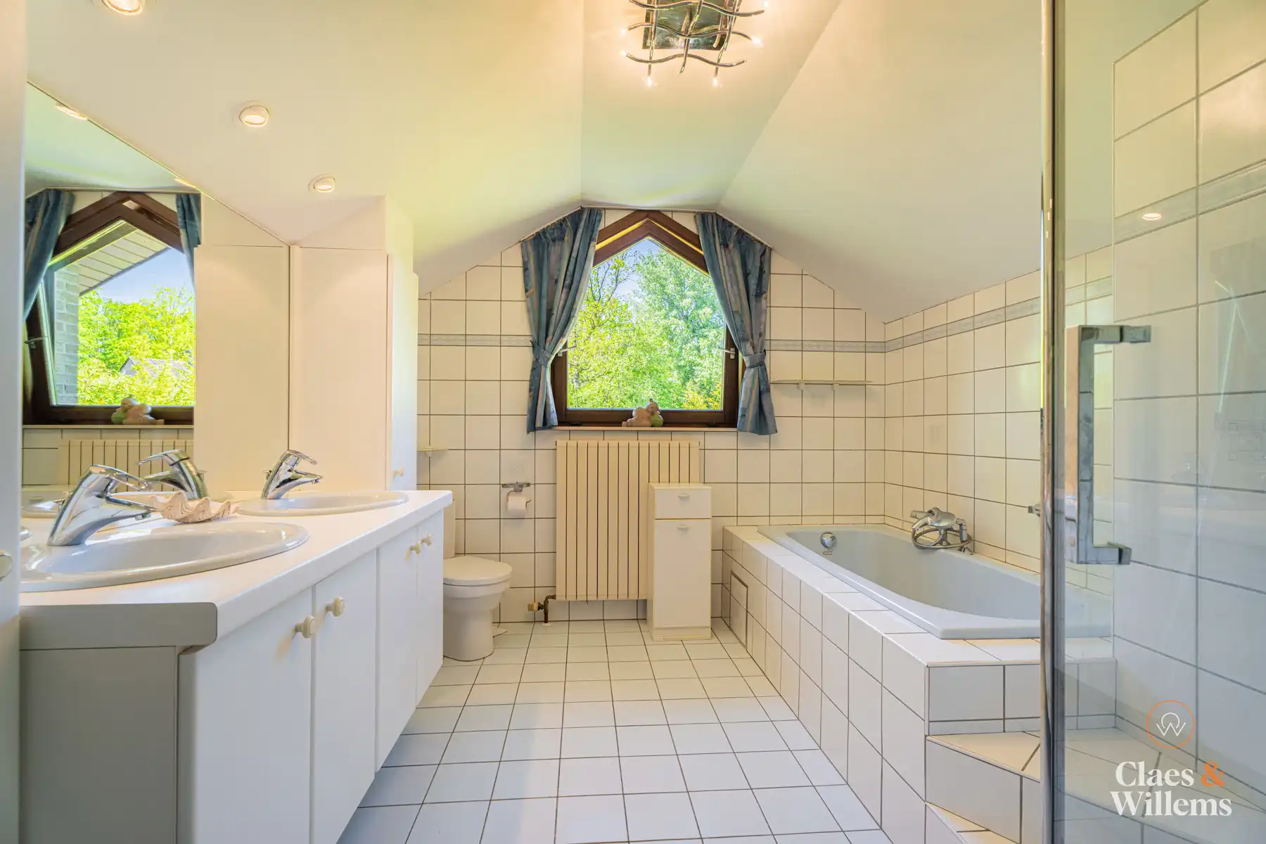 Ruime villa in het Bois de Strihoux foto 29