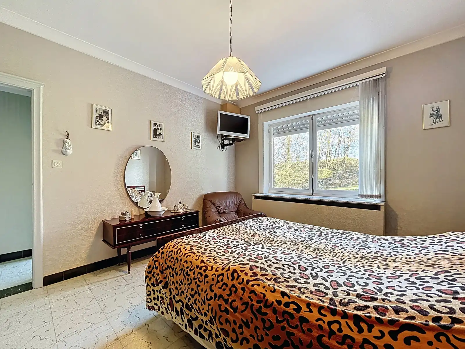 Gelijkvloerse villa met 3 slks & tuin op 7 minuten van  E40  foto 7