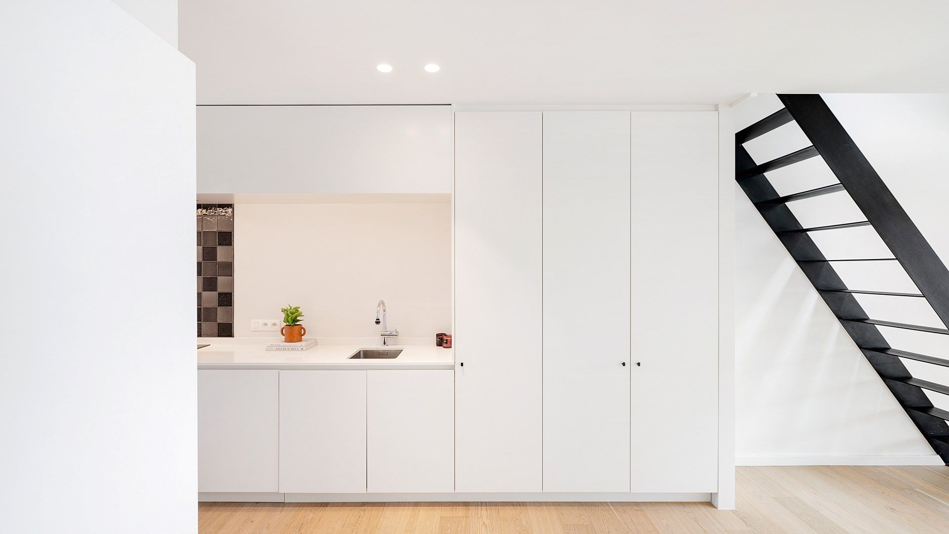 Vernieuwd huis met mooie open zichten te Damme foto 5