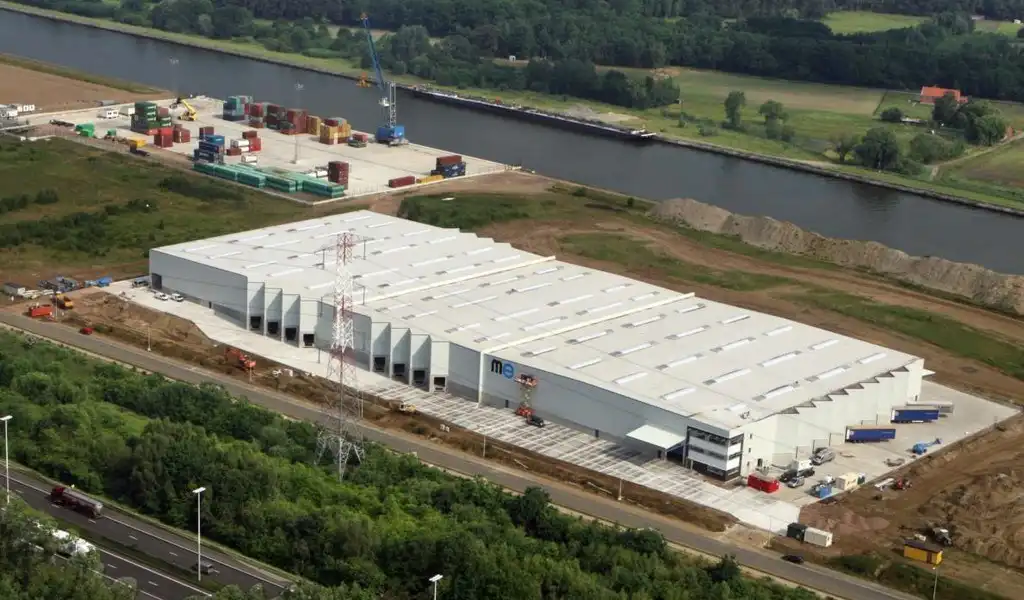 Logistiek magazijn met kantoor in Antwerp Express Port in Grobbendonk foto 9