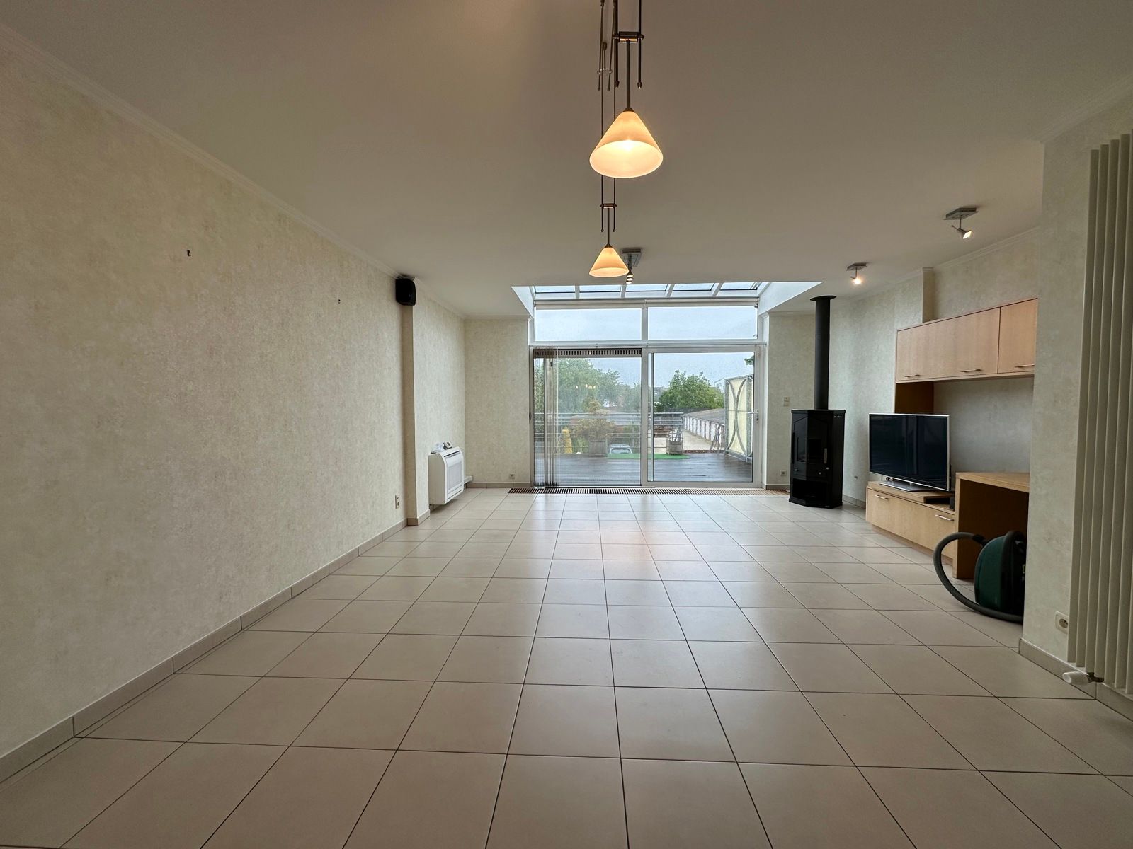 Ruime bel-étagewoning te huur met tuin en garagebox! foto 4