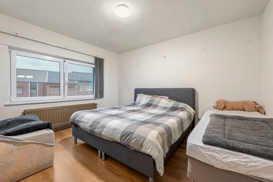 INSTAPKLARE GEZINSWONING MET 4 SLAAPKAMERS EN ZONNIGE TUIN OP TOPLOCATIE foto 29