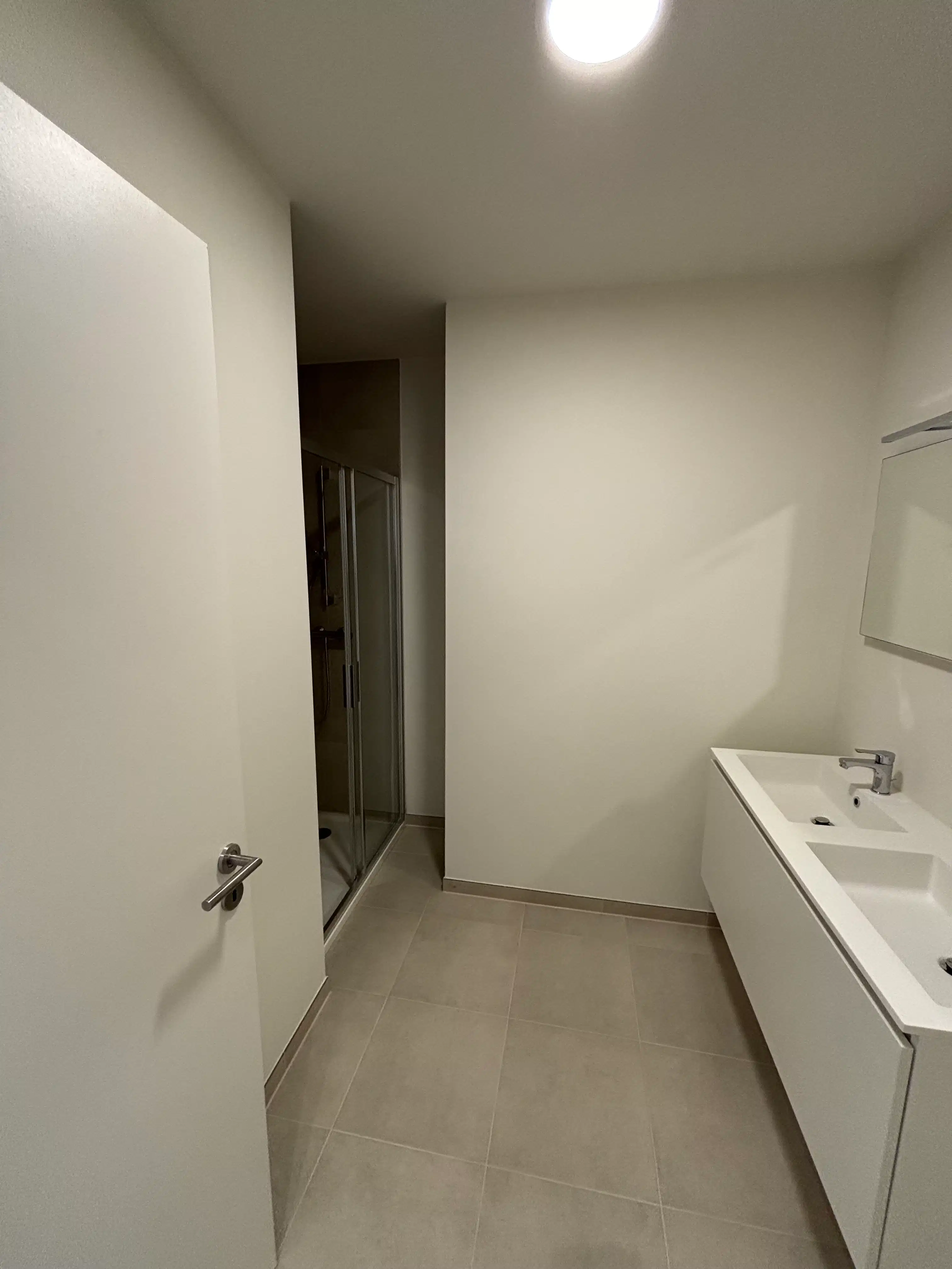 Nieuwbouw 2-slaapkamerappartement met bureau/dressing foto 11