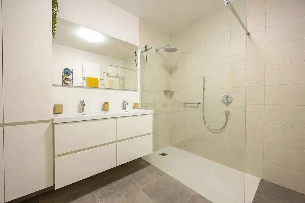 Mooi afgewerkt gelijkvloersappartement als investering foto 8