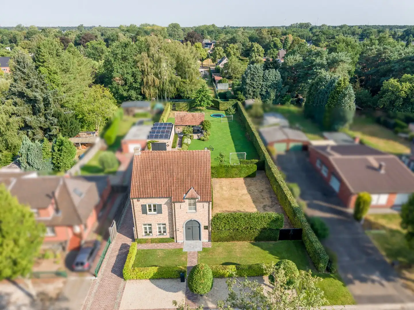 Ruime, karaktervolle en kwalitatief afgewerkte woning op een rustige ligging in Gompel. foto 44