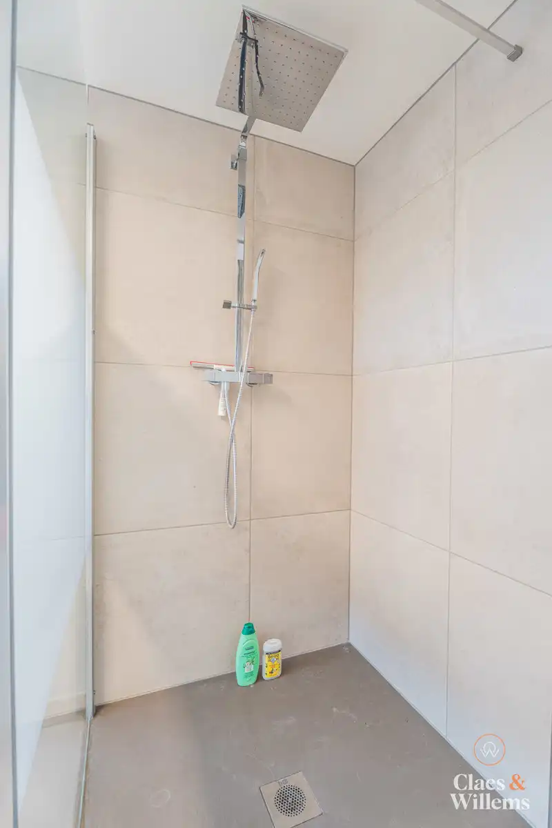 Charmante, ruime en energiezuinige kangoeroewoning te Halle foto 10