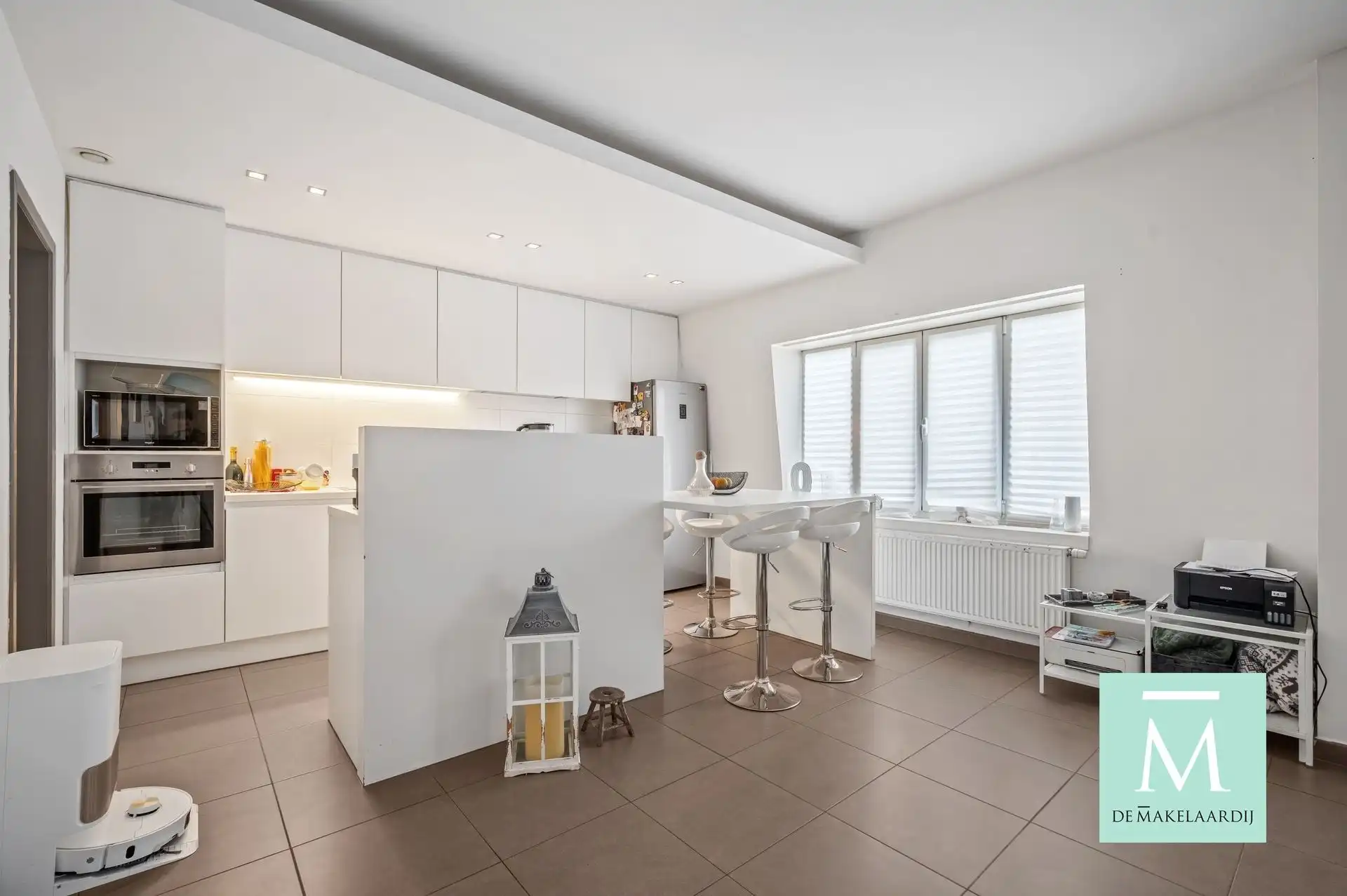 Ruim (110m²) en lichtrijk 2-slaapkamerappartement op strategische ligging! foto 9