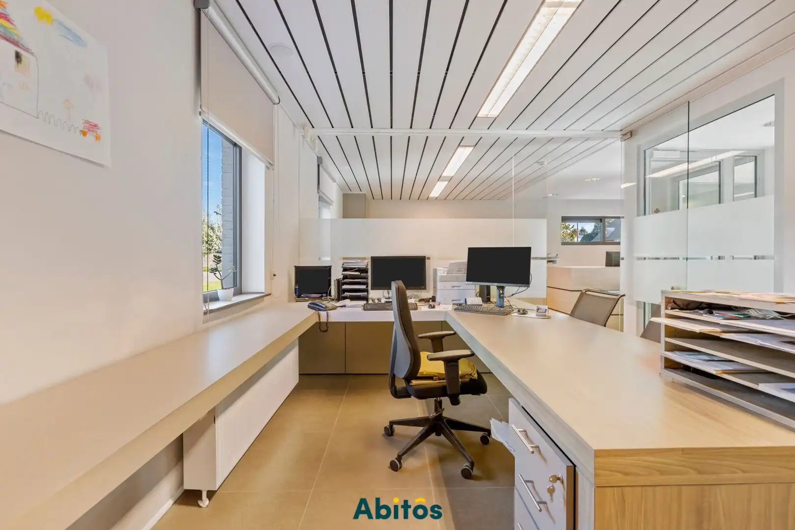 Commercieel gelegen handelspand of kantoorruimte in het hart van Landegem foto 5