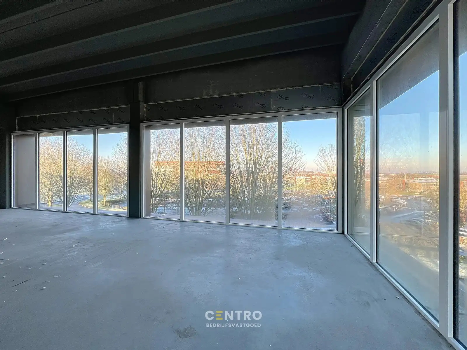 Energiezuinige, vernieuwde SERVICED kantoorruimte met mogelijkheid om een MAGAZIJN (215m²) bij te huren op Ieper Business Park! foto 20