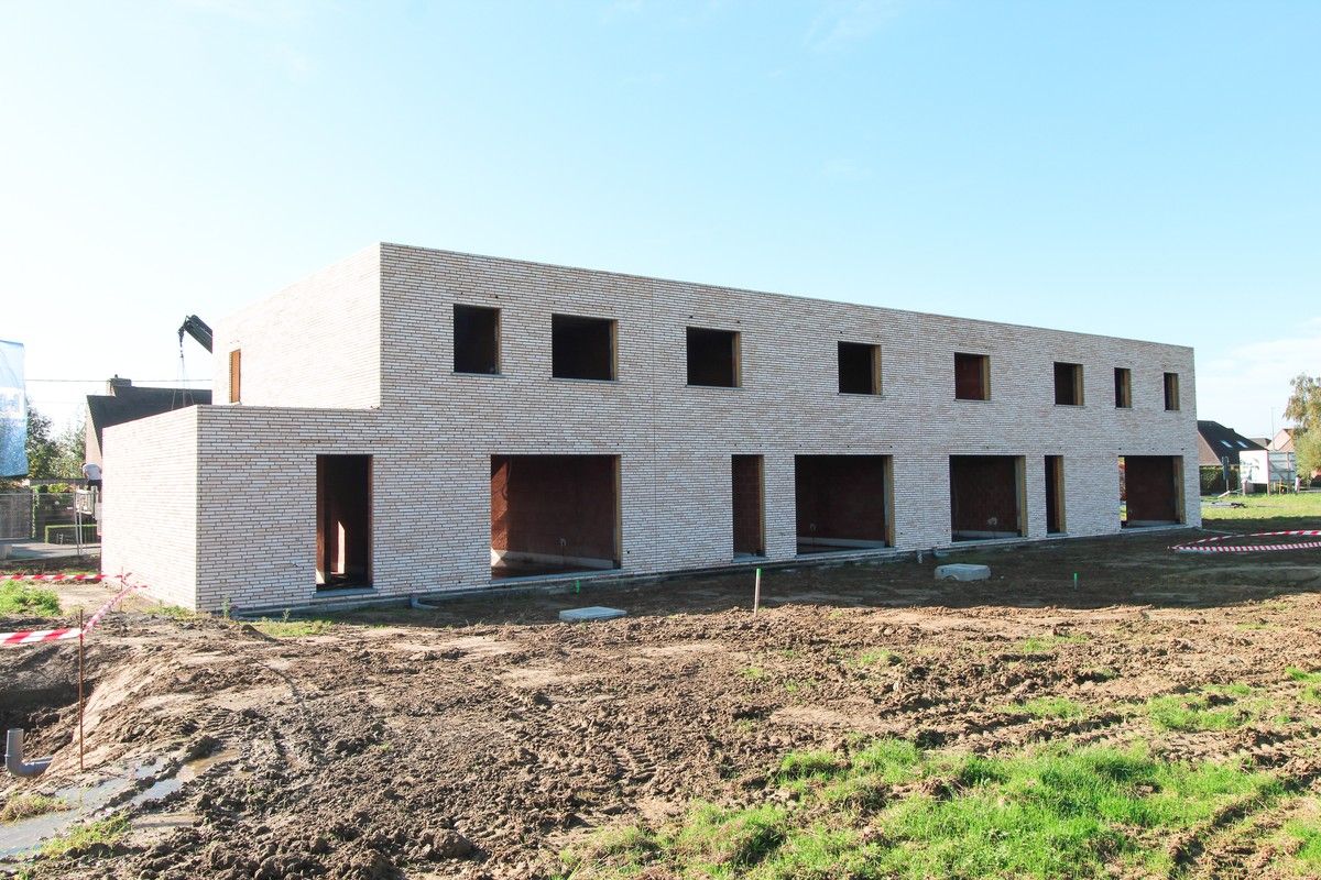 Nieuwbouwwoningen in de Populierstraat te Roeselare foto 2