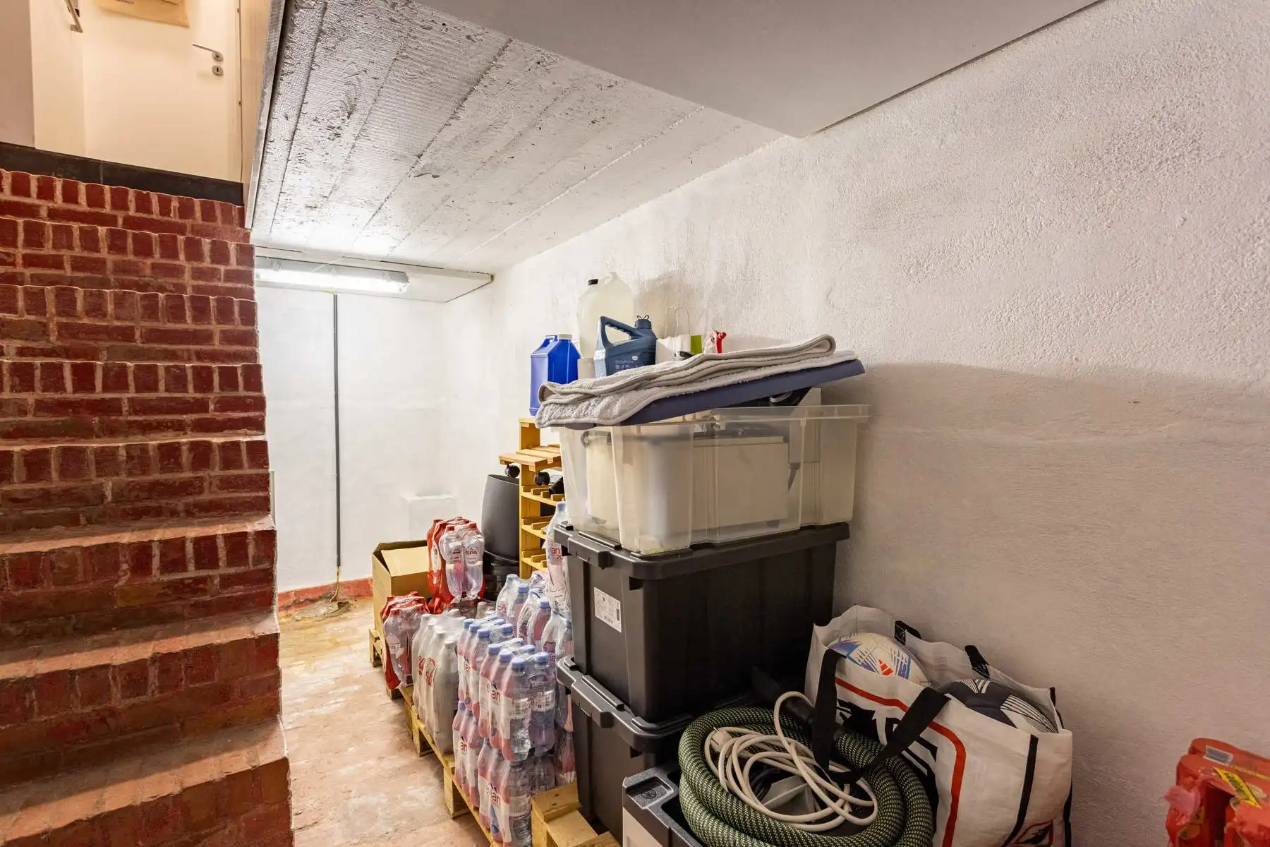 Prachtig onderhouden en instapklare woning vlakbij het centrum van Lede foto 14