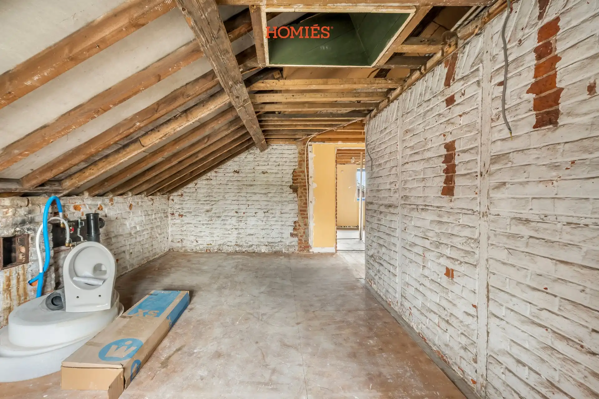 Karaktervol renovatieproject met potentieel foto 16